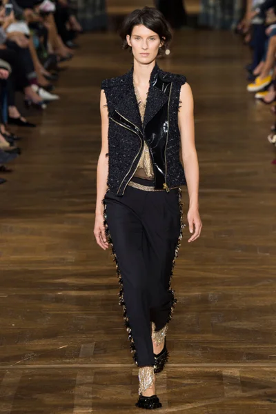 Look 14